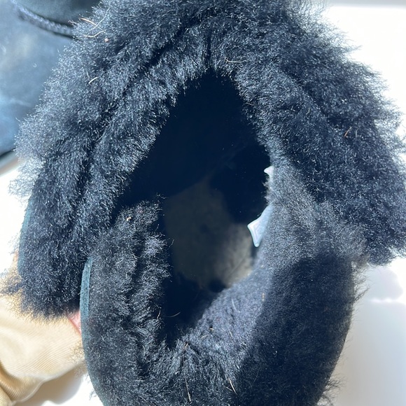 Black BearPaw Boots - Picture 3 of 4